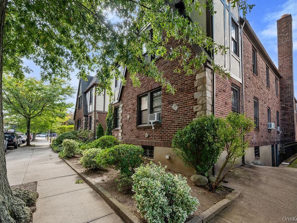 43-24 208th Street, Bayside NY 11361
