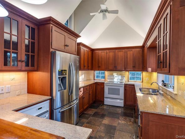 8 Fish Creek Lane, Remsenburg NY 11960