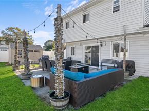 270 Singingwood Drive, Holbrook NY 11741