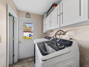 270 Singingwood Drive, Holbrook NY 11741