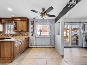 270 Singingwood Drive, Holbrook NY 11741