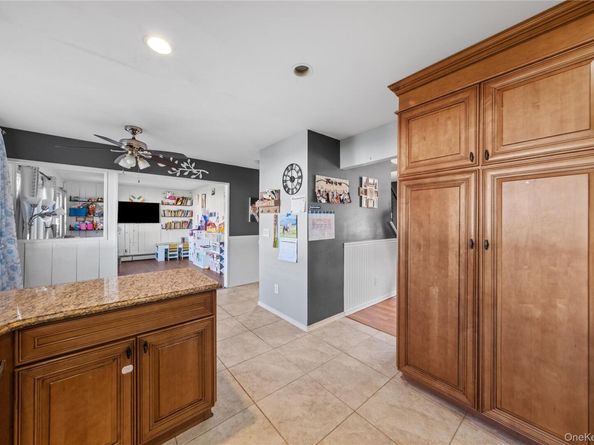 270 Singingwood Drive, Holbrook NY 11741