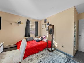 270 Singingwood Drive, Holbrook NY 11741