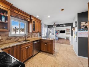 270 Singingwood Drive, Holbrook NY 11741