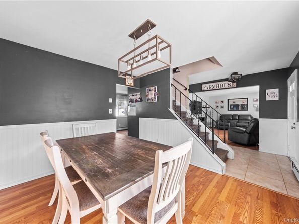 270 Singingwood Drive, Holbrook NY 11741