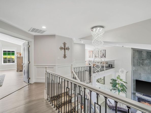 14 Hamlet Drive, Hauppauge NY 11788