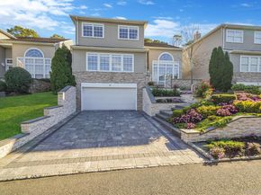14 Hamlet Drive, Hauppauge NY 11788