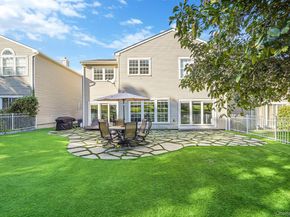 14 Hamlet Drive, Hauppauge NY 11788