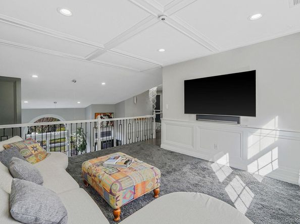14 Hamlet Drive, Hauppauge NY 11788
