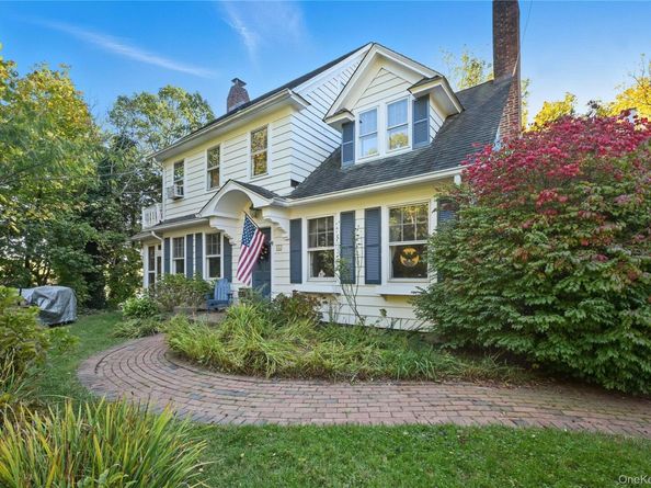 28 Harbor Heights Drive, Centerport NY 11721
