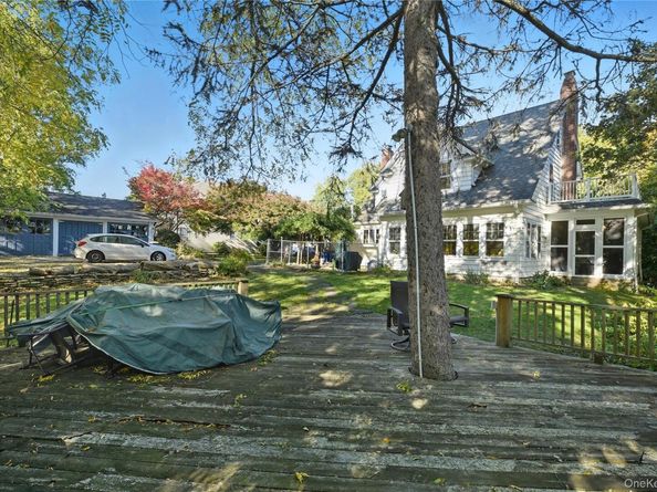 28 Harbor Heights Drive, Centerport NY 11721