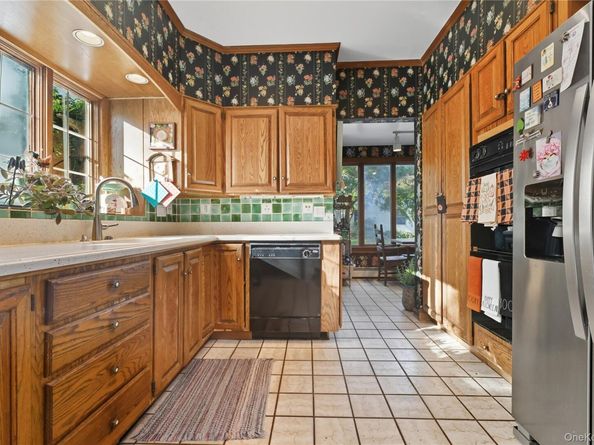 28 Harbor Heights Drive, Centerport NY 11721