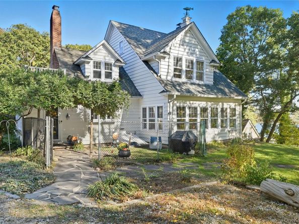 28 Harbor Heights Drive, Centerport NY 11721