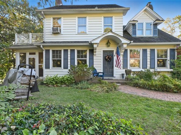 28 Harbor Heights Drive, Centerport NY 11721