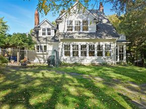 28 Harbor Heights Drive, Centerport NY 11721