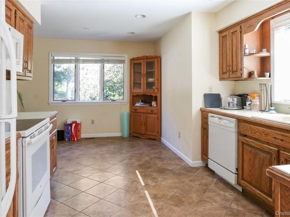 4 Lily Court, Yorktown Heights NY 10598