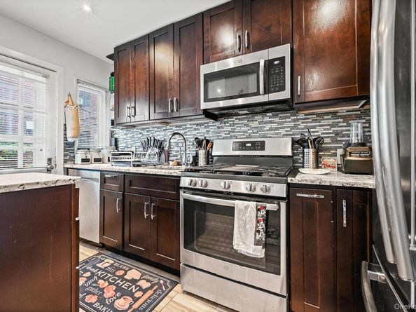 67-09 218th Street Duplex, Oakland Gardens NY 11364