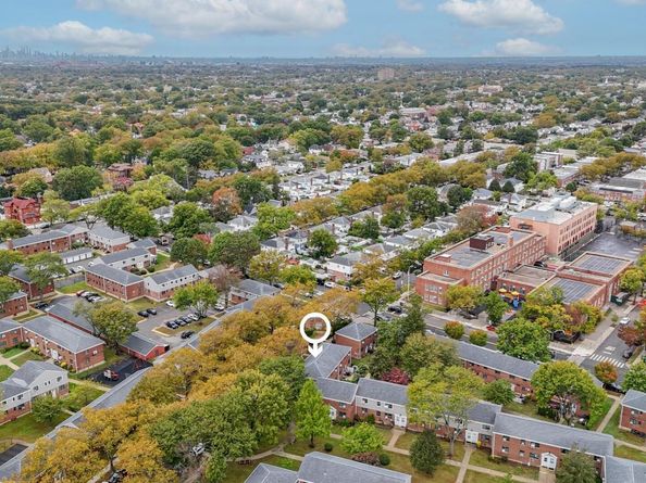 67-09 218th Street Duplex, Oakland Gardens NY 11364