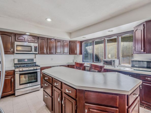 2864 Eastern Boulevard, Baldwin NY 11510