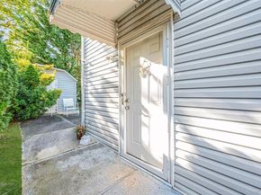 2864 Eastern Boulevard, Baldwin NY 11510