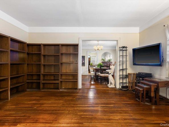 4534 Hoxie Street, Bronx NY 10470