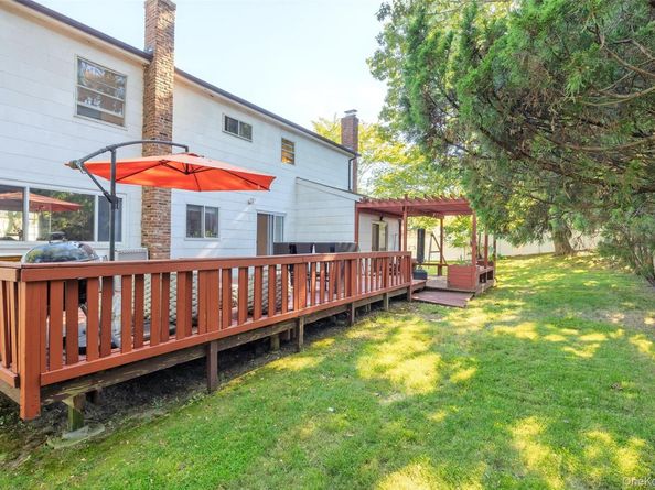 25 Fielding Avenue, Dix Hills NY 11746