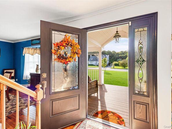 15 Rosewood Lane, Manorville NY 11949