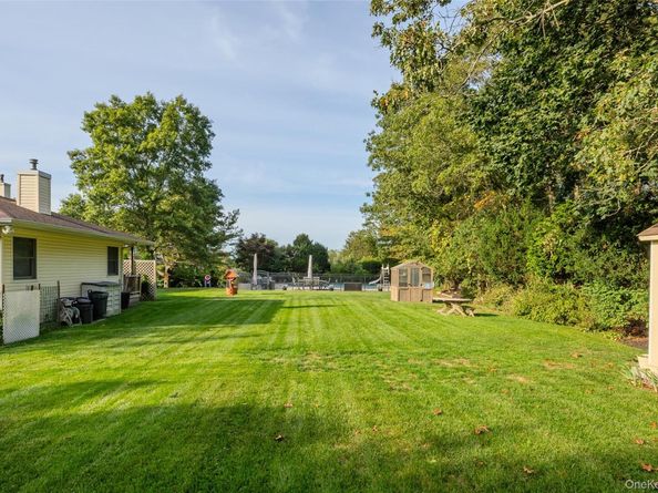15 Rosewood Lane, Manorville NY 11949
