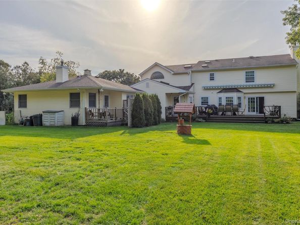15 Rosewood Lane, Manorville NY 11949
