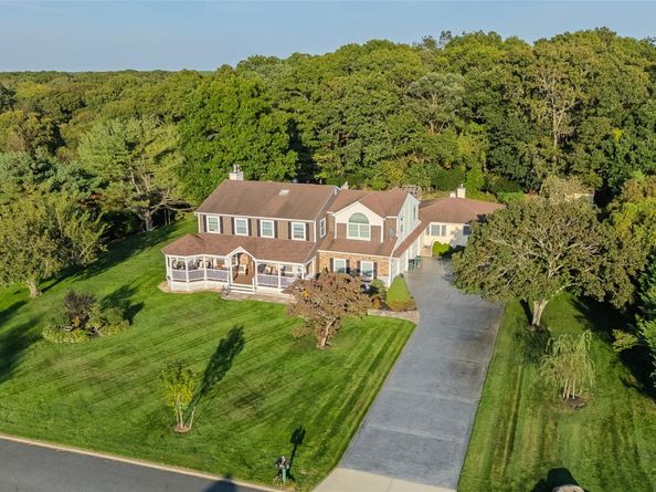 15 Rosewood Lane, Manorville NY 11949