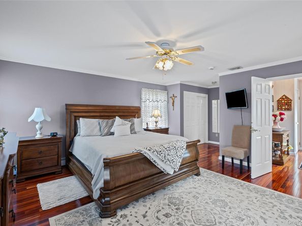 15 Rosewood Lane, Manorville NY 11949