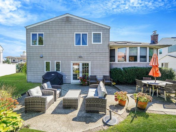 4000 Greentree Drive, Oceanside NY 11572