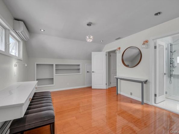 219-44 Peck Avenue, Hollis Hills NY 11427