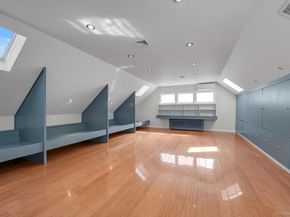 219-44 Peck Avenue, Hollis Hills NY 11427