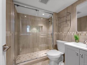 219-44 Peck Avenue, Hollis Hills NY 11427