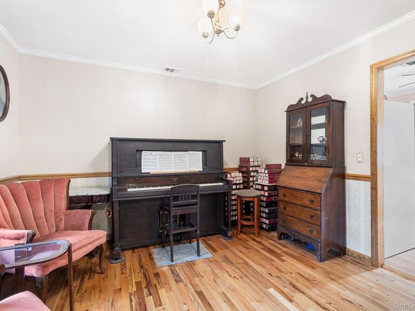 8 Barry Lane, Mount Sinai NY 11766