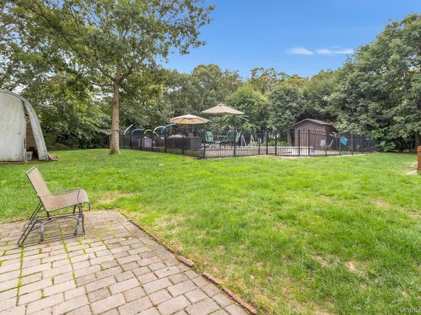 8 Barry Lane, Mount Sinai NY 11766