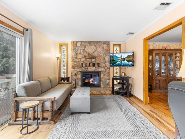 8 Barry Lane, Mount Sinai NY 11766