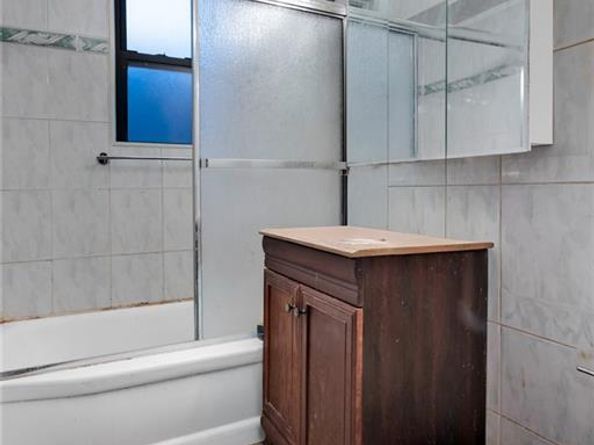 2717 E 28th Street 4E, Brooklyn NY 11235