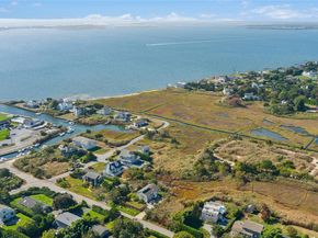 14 Bayview Road, Remsenburg NY 11960