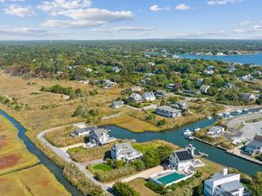 14 Bayview Road, Remsenburg NY 11960