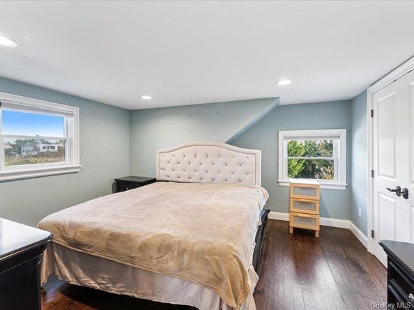 14 Bayview Road, Remsenburg NY 11960