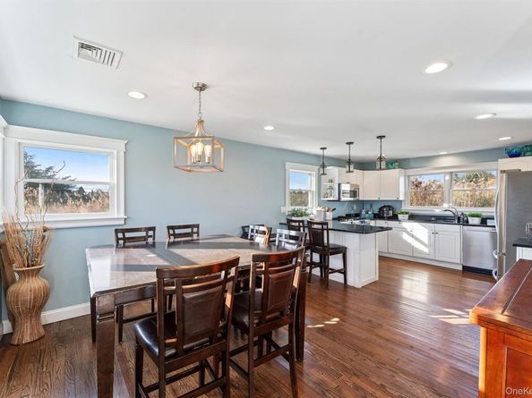 14 Bayview Road, Remsenburg NY 11960