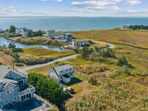 14 Bayview Road, Remsenburg NY 11960
