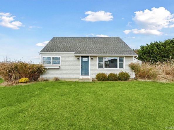 14 Bayview Road, Remsenburg NY 11960