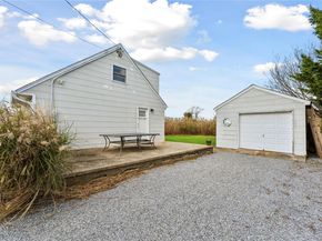 14 Bayview Road, Remsenburg NY 11960