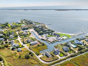 14 Bayview Road, Remsenburg NY 11960