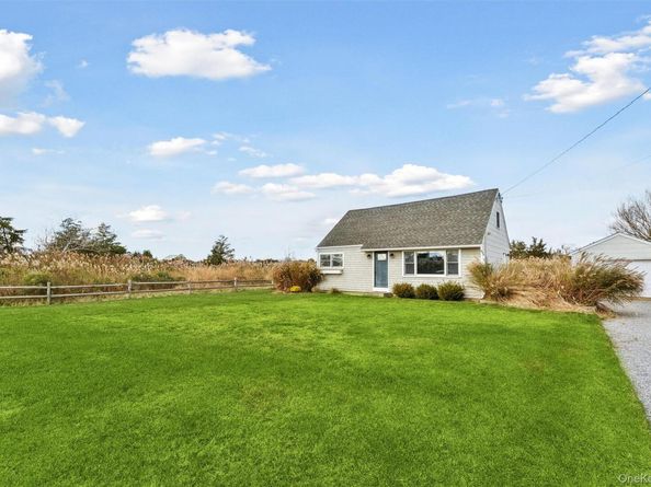 14 Bayview Road, Remsenburg NY 11960