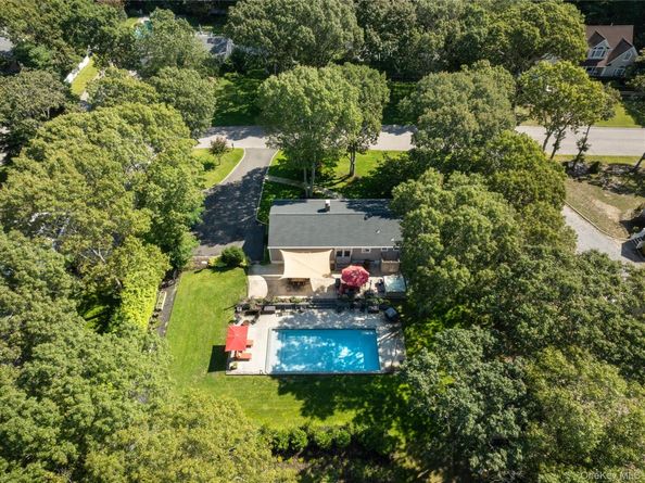 8 Foxboro Road, Hampton Bays NY 11946