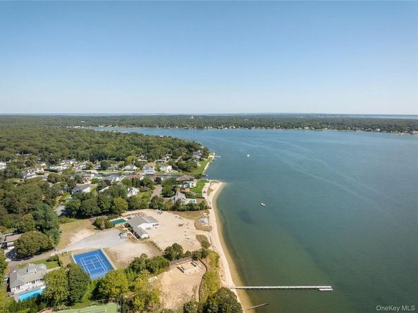 8 Foxboro Road, Hampton Bays NY 11946